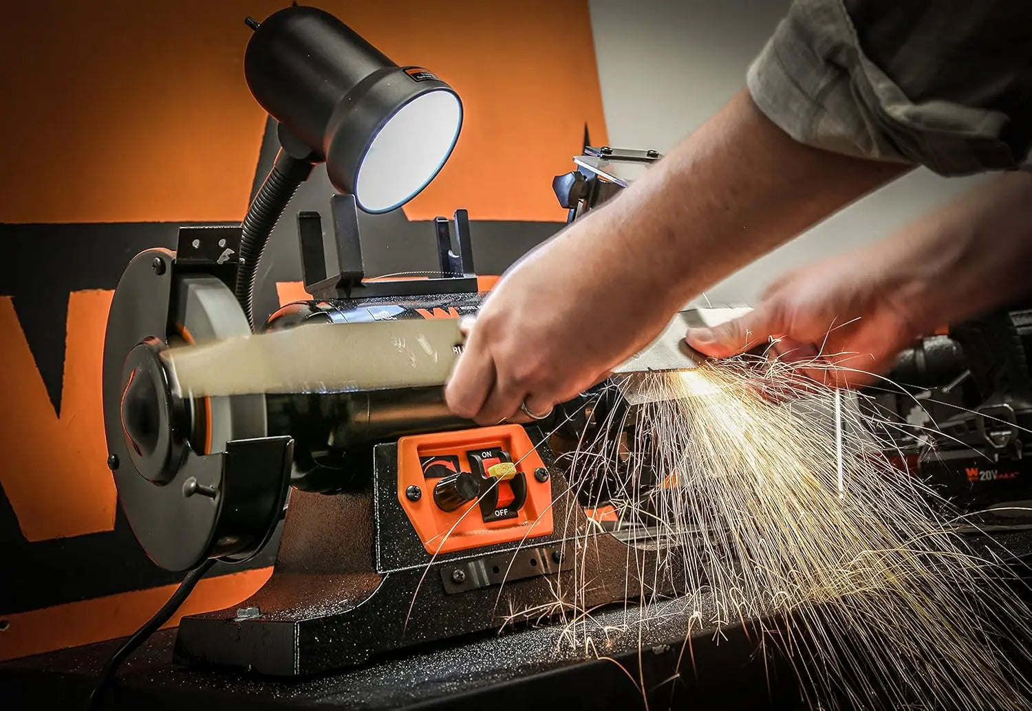 6-Inch Variable Speed Bench Grinder with Flexible Work Light, 2.5-Amp, Black BG625V