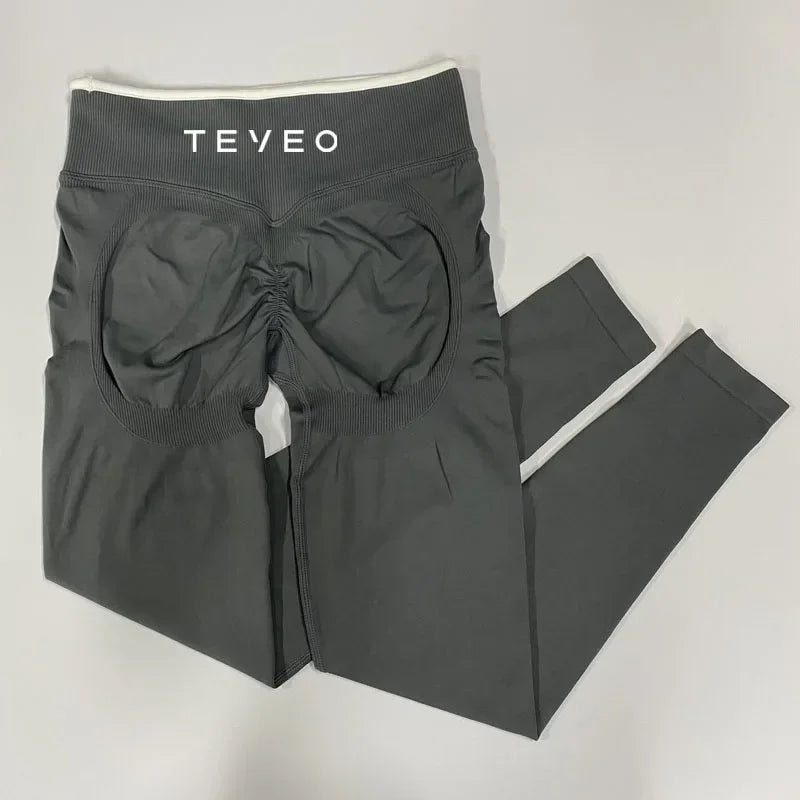 TEVEO – Yoga Outfits with Curves for Females, Ensemble for Sports with Breathable Fabric