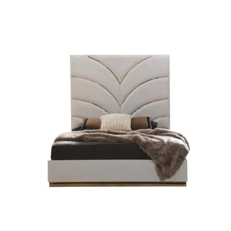 Gold Detailed Upholstery Queen 5-Piece Bed