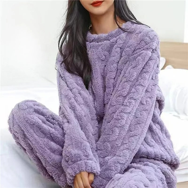 Women's Winter  Velvet Pajamas Set Thickened Fluffy O-Neck Two-piece Home Wear, Loungewear, Leisure Pajamas for Cold Weather