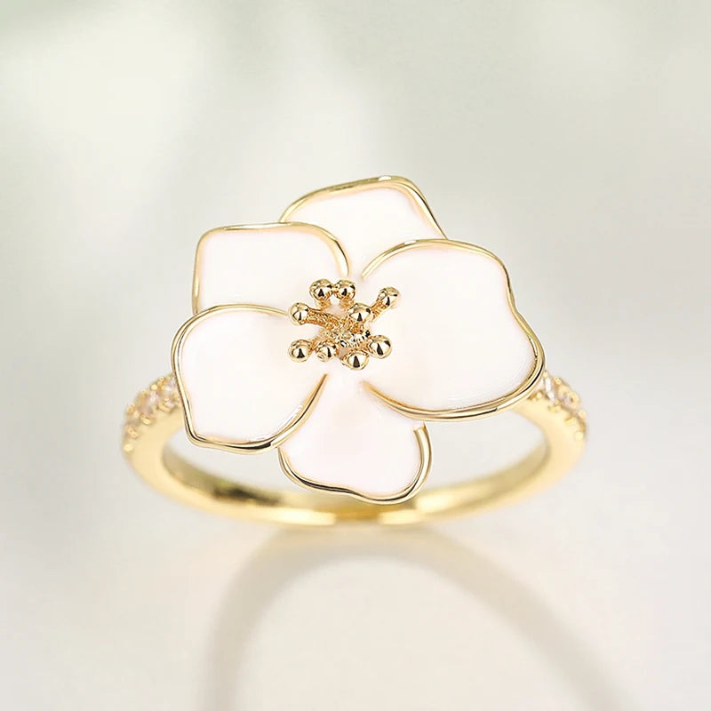 Huitan Aesthetic White Flower Rings for Women Graceful Wedding Band Delicate Finger Jewelry with Shiny Zirconia Chic Accessories