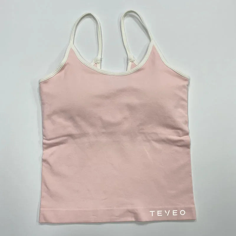 TEVEO – Yoga Outfits with Curves for Females, Ensemble for Sports with Breathable Fabric