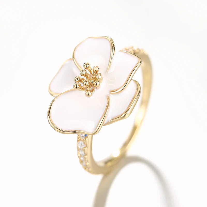 Huitan Aesthetic White Flower Rings for Women Graceful Wedding Band Delicate Finger Jewelry with Shiny Zirconia Chic Accessories