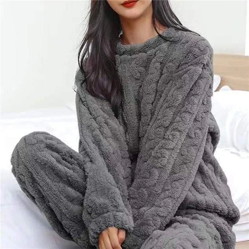 Women's Winter  Velvet Pajamas Set Thickened Fluffy O-Neck Two-piece Home Wear, Loungewear, Leisure Pajamas for Cold Weather