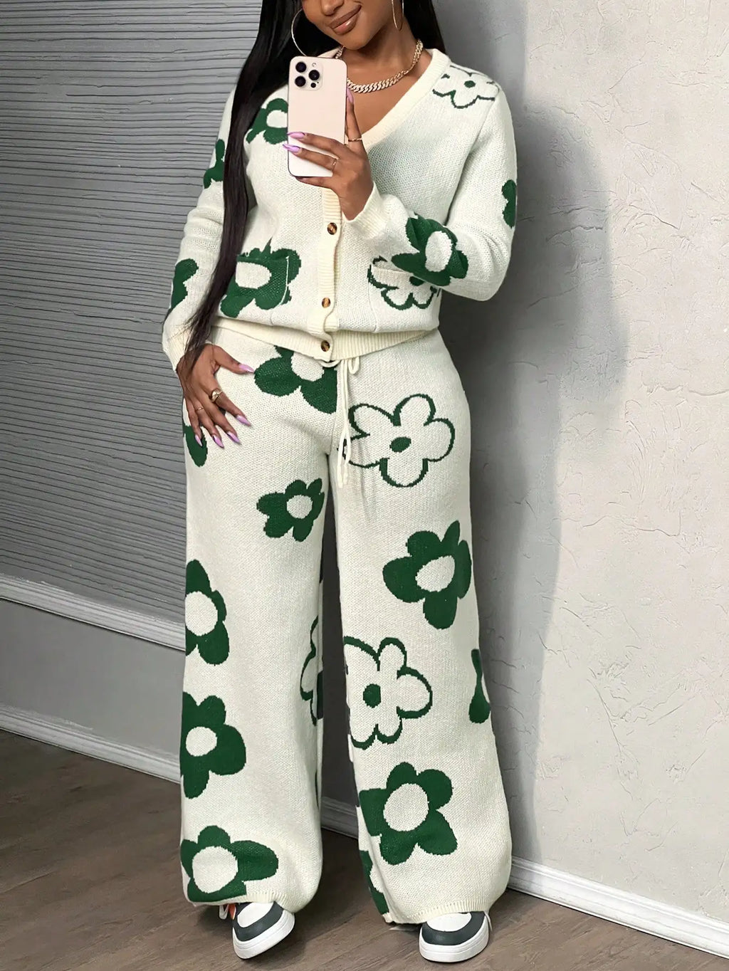 Green Floral Knit Two-Piece Set for Women - V-Neck Cardigan & Wide-Leg Pants, Casual Autumn/ Winter Outfit