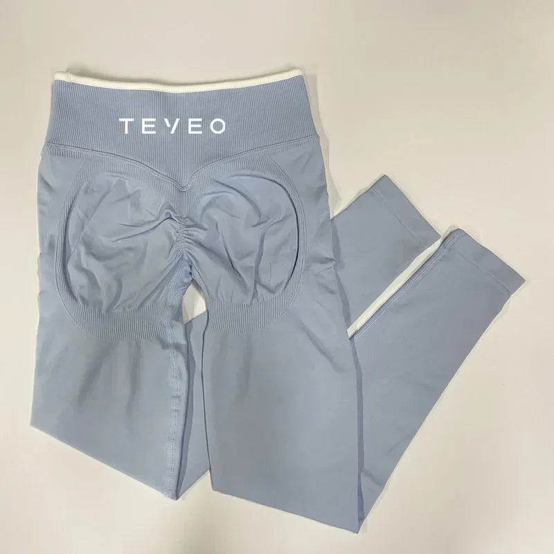 TEVEO – Yoga Outfits with Curves for Females, Ensemble for Sports with Breathable Fabric