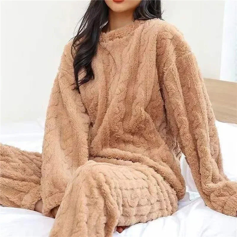 Women's Winter  Velvet Pajamas Set Thickened Fluffy O-Neck Two-Piece Home Wear, Loungewear, Leisure Pajamas for Cold Weather