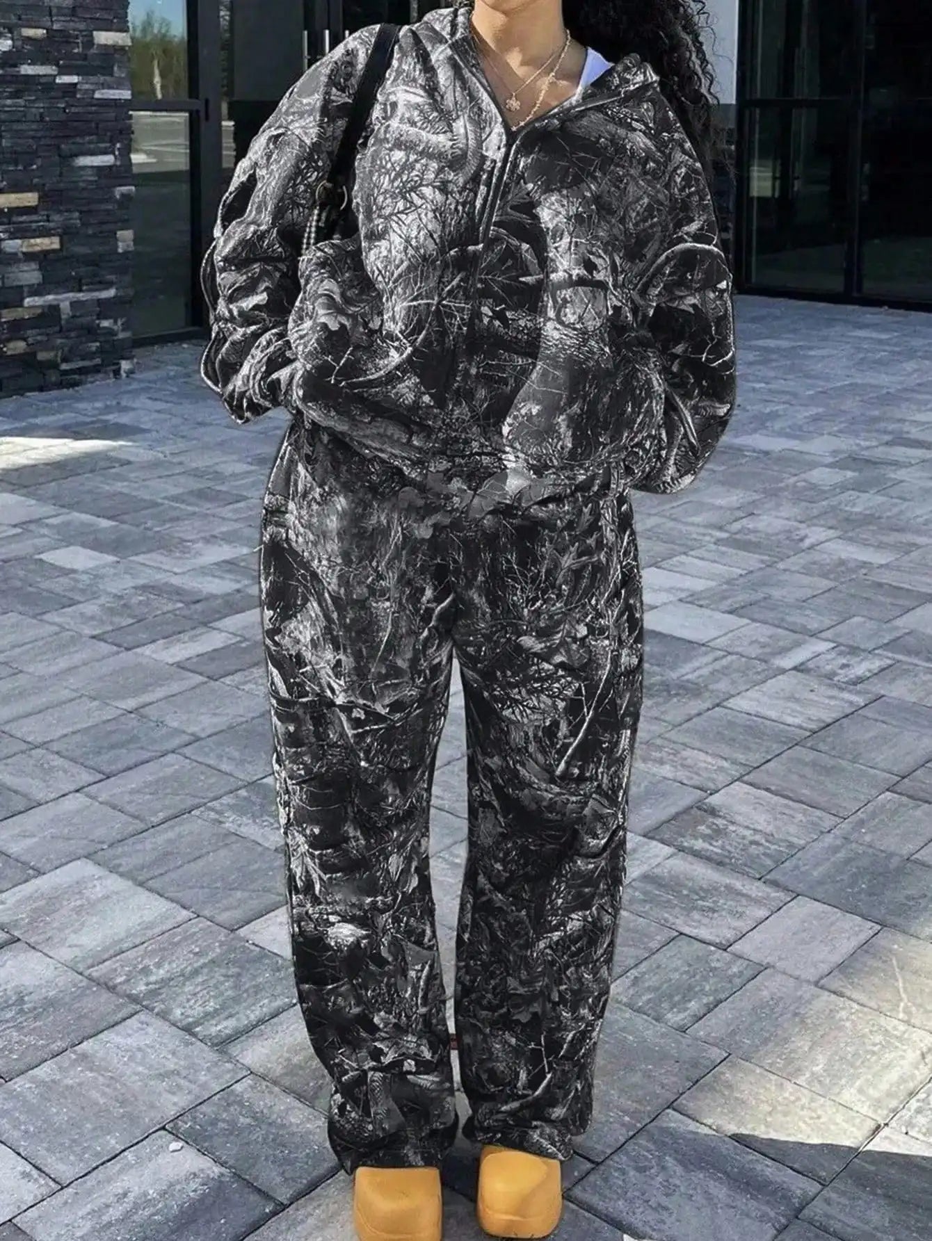 Women's Black Tree Branch Print Velvet Hoodie & Sweatpants 2-Piece Set