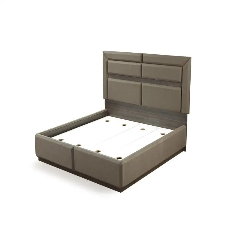 5 Pc Queen Bed Set in Brown Wood
