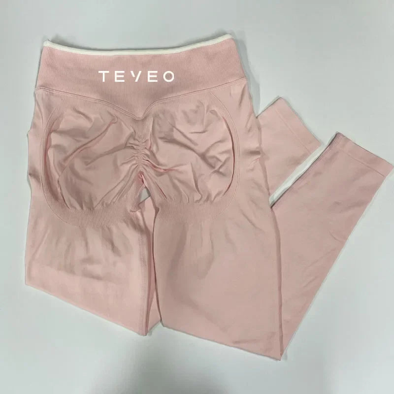 TEVEO – Yoga Outfits with Curves for Females, Ensemble for Sports with Breathable Fabric
