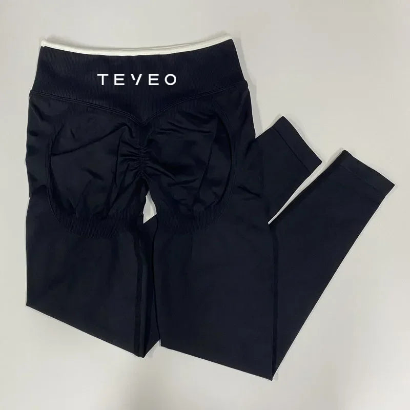 TEVEO – Yoga Outfits with Curves for Females, Ensemble for Sports with Breathable Fabric