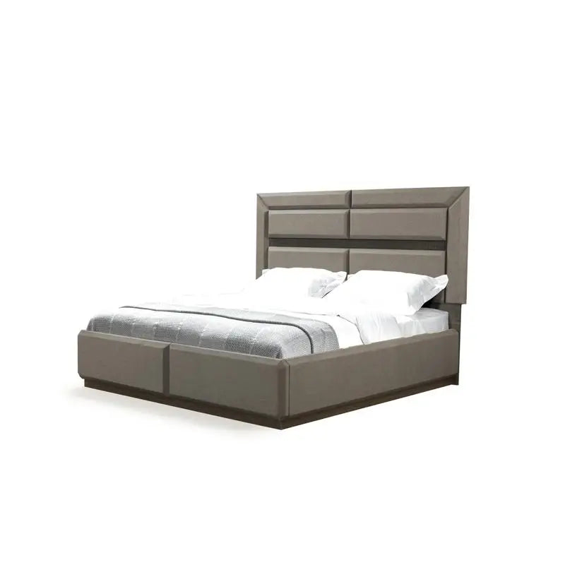 5 Pc Queen Bed Set in Brown Wood