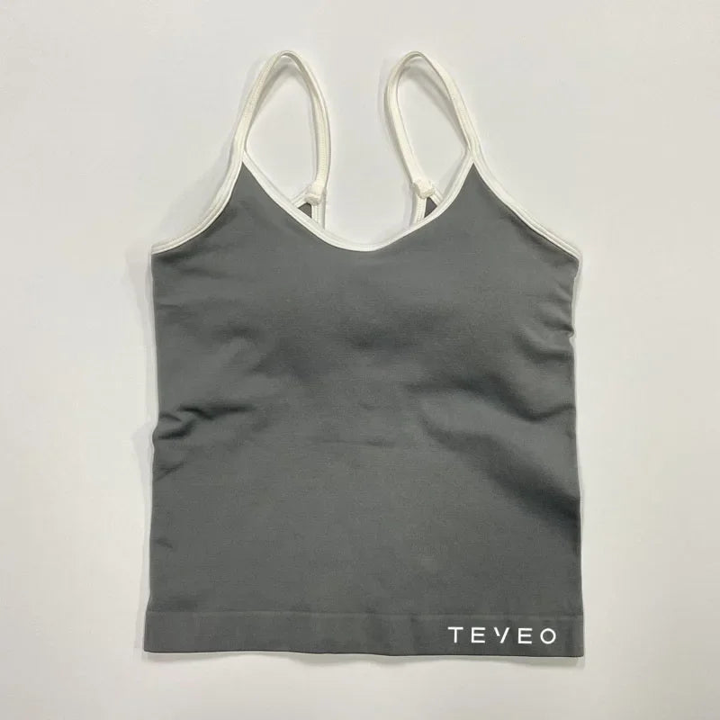 TEVEO – Yoga Outfits with Curves for Females, Ensemble for Sports with Breathable Fabric